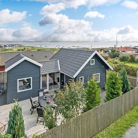 Skon Feriebolig Med Havudsigt I Naturskont Omrade Munkebo Exterior foto