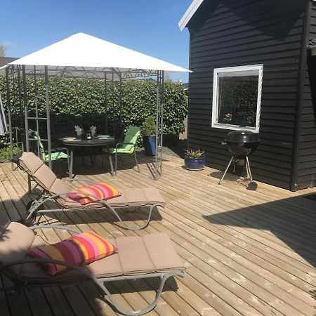 Skon Feriebolig Med Havudsigt I Naturskont Omrade Munkebo Exterior foto