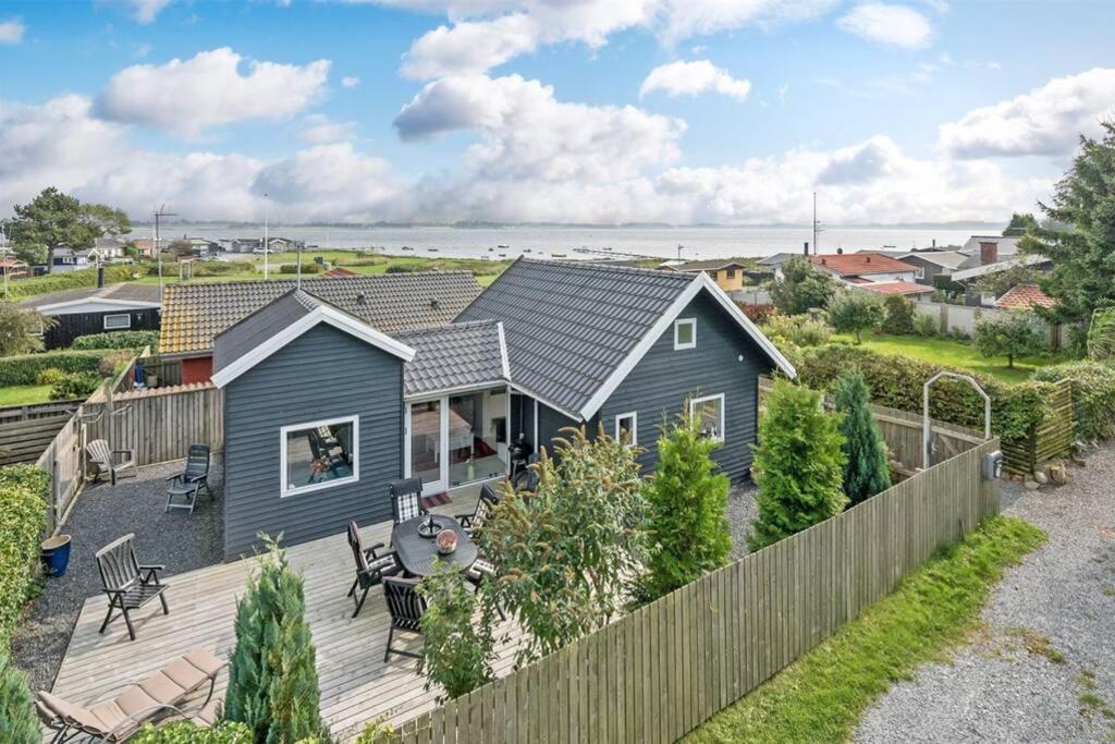 Skon Feriebolig Med Havudsigt I Naturskont Omrade Munkebo Exterior foto