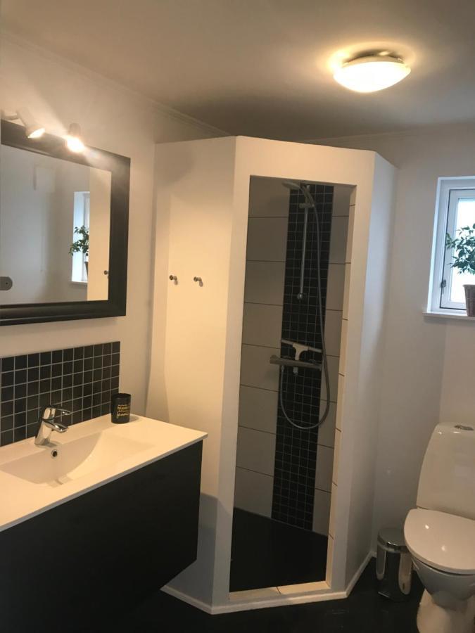 Skon Feriebolig Med Havudsigt I Naturskont Omrade Munkebo Exterior foto