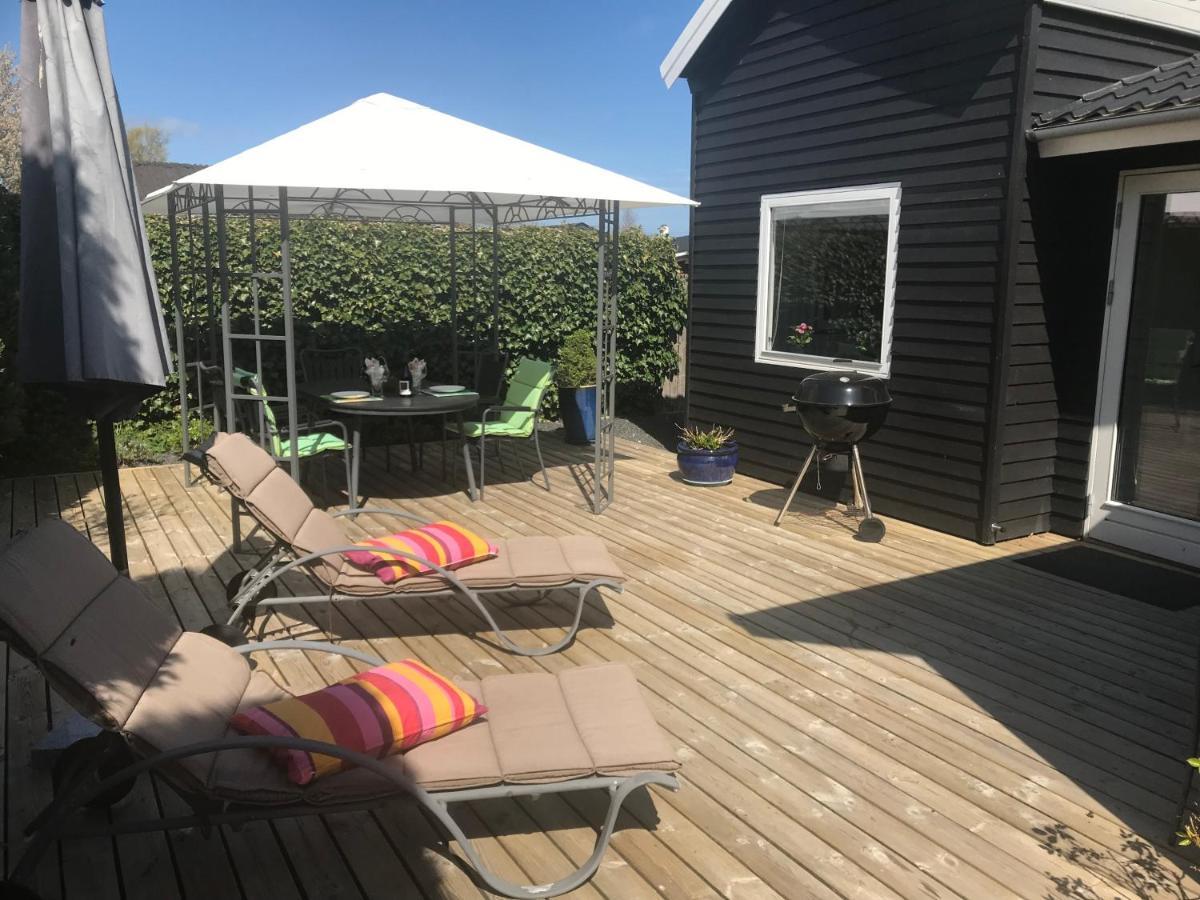 Skon Feriebolig Med Havudsigt I Naturskont Omrade Munkebo Exterior foto