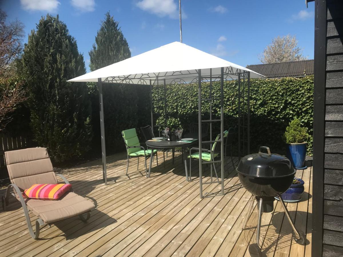 Skon Feriebolig Med Havudsigt I Naturskont Omrade Munkebo Exterior foto